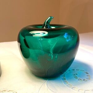 Glass Apple Paperweight Emerald Green Mid Century Modern Glass 3 1/2” Heavy 🍏